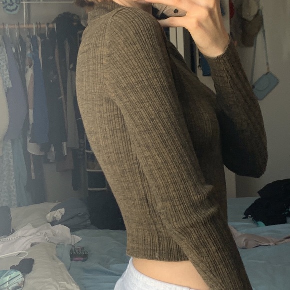 Dark Green Long Sleeve Top - Picture 2 of 2